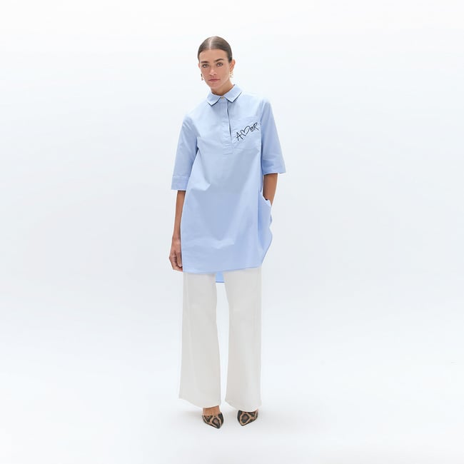 Robe chemise en popeline à  broderie ciel <span itemprop=