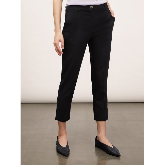 Pantalon capri en toile mélangée lin viscose noir <span itemprop=