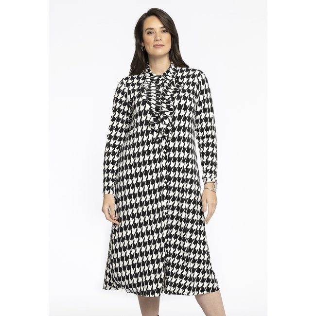 Robe imprimée pied-de-poule noir <span itemprop=