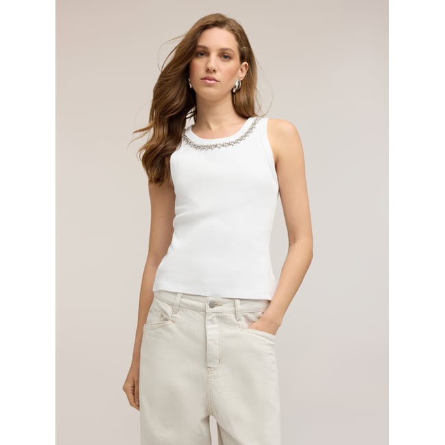 Top avec strass sur l'encolure blanc <span itemprop=
