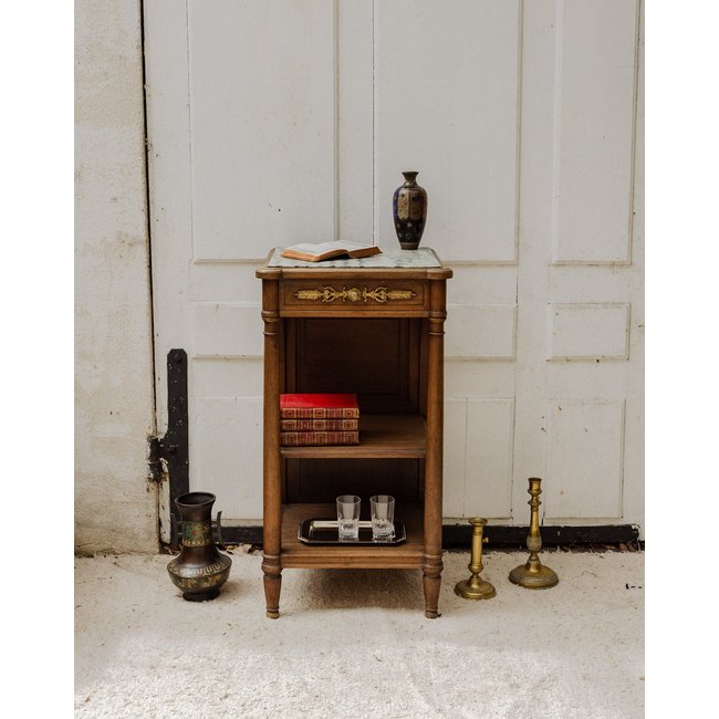 Meuble d'appoint en bois et marbre Francine N°967 - Bon état Couleur bois foncé <span itemprop=