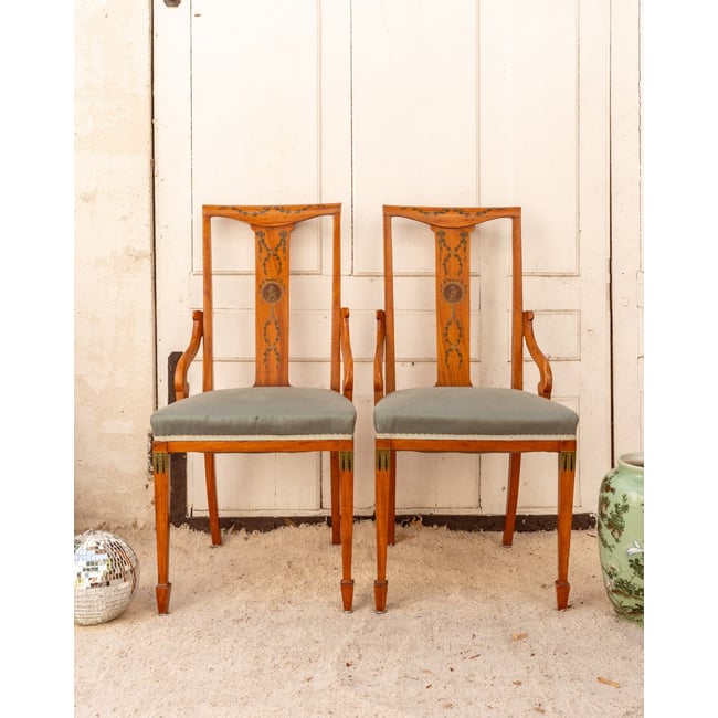 Paire de chaises en bois et tissu bleu Claude N°1455 - Bon état Couleur bois foncé <span itemprop=