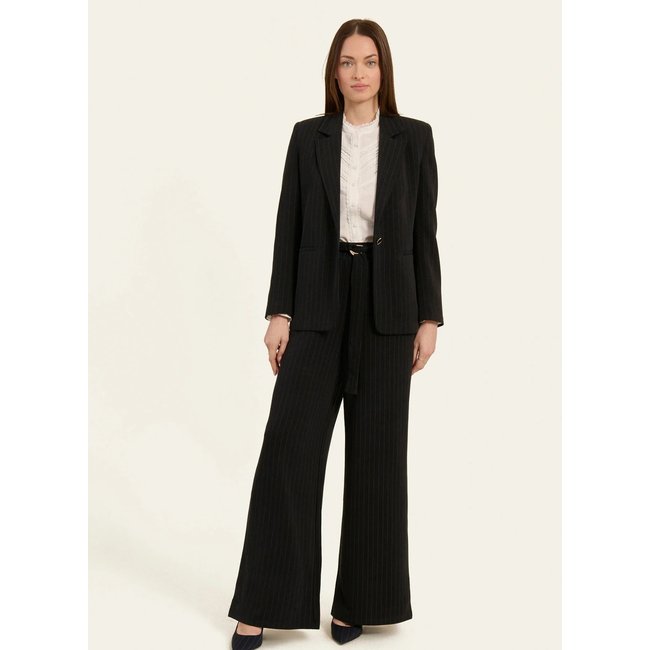 Pantalon large fluide à rayures KANA noir <span itemprop=
