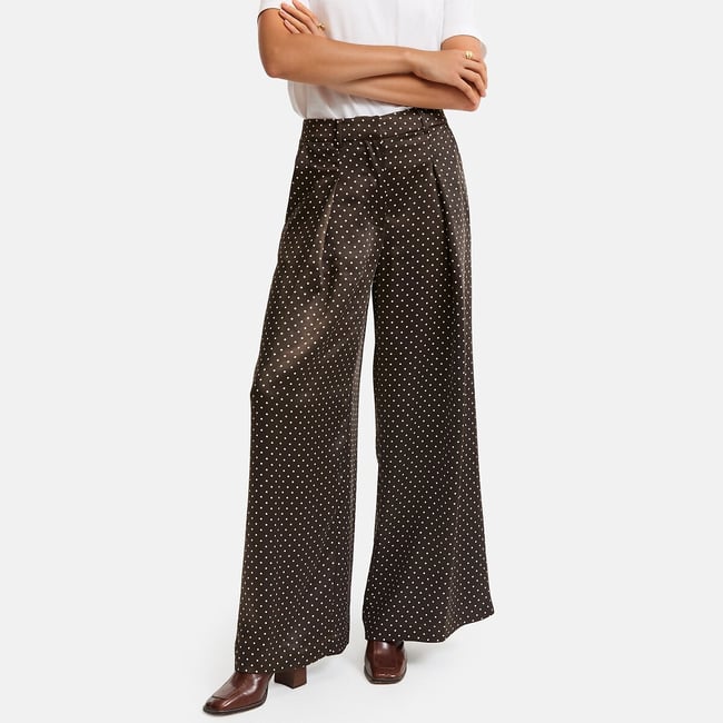 Calças largas com bolinhas em cetim imprimé pois marron/écru <span itemprop=