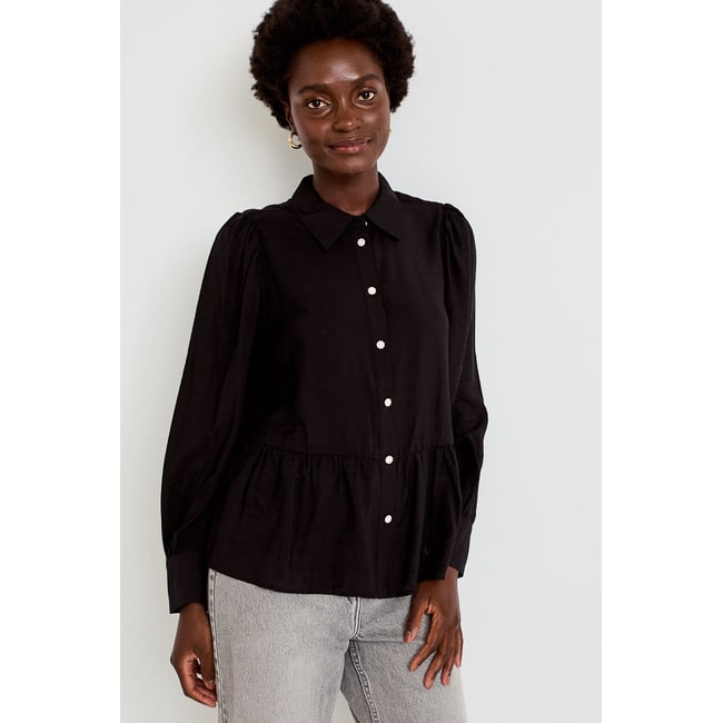 Chemise droite plissée col américain noir <span itemprop=