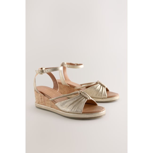 Chaussures à semelle en liège cuir doré <span itemprop=