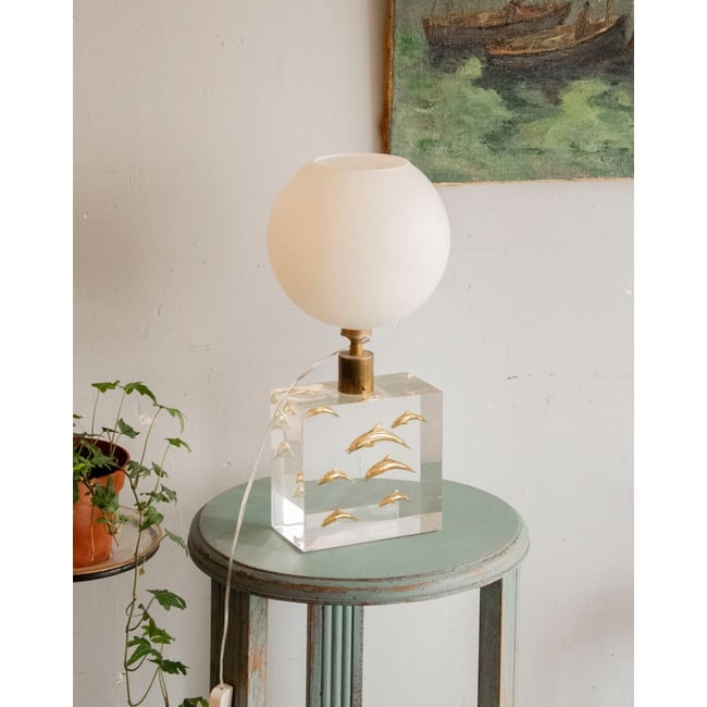Lampe aux dauphins sculptés Suzanne N°642 - Bon état Couleur transparent <span itemprop=