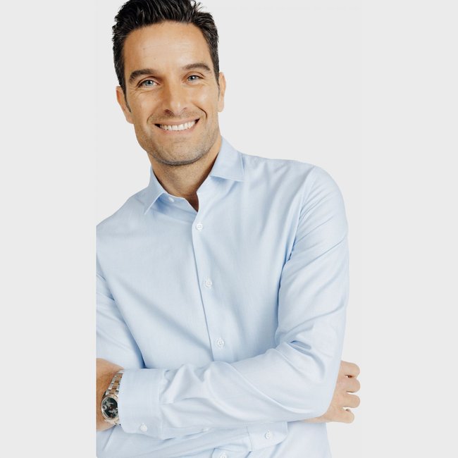 Chemise Slim fit double retors micro dessin bleu ciel <span itemprop=