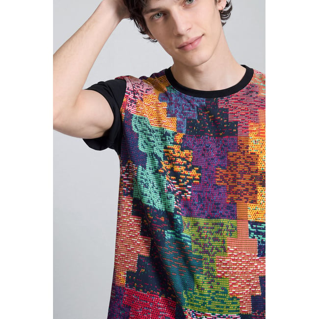 T-shirt à manches courtes imprimé noir <span itemprop=