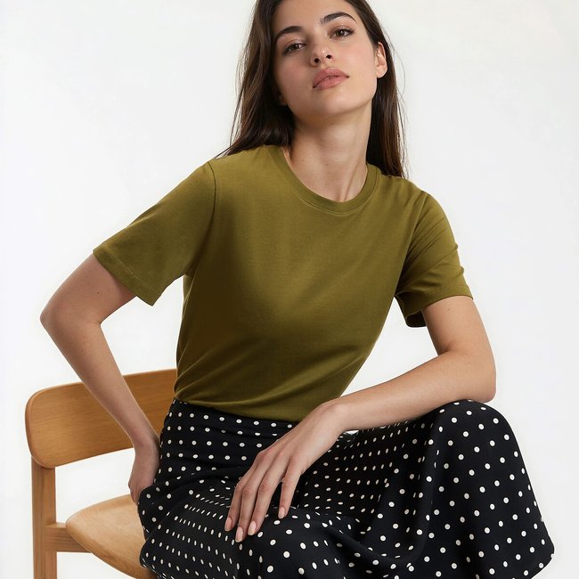 T-shirt col rond, manches courtes  vert kaki <span itemprop=