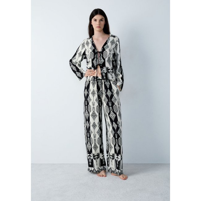 Pantalon de pyjama large avec motifs NALANI imp fd ecru <span itemprop=