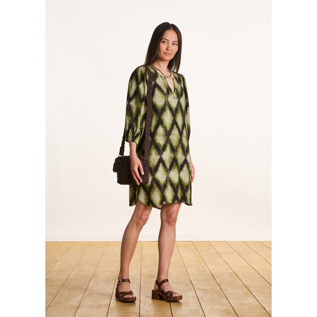 Robe courte ample à imprimé kaki <span itemprop=