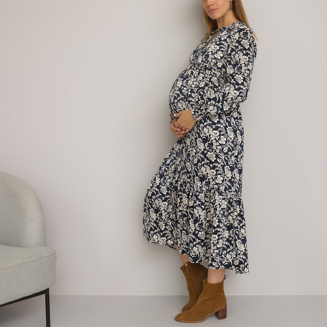 Vestido maxi largo de embarazo, abotonado estampado flores fondo azul marino <span itemprop=