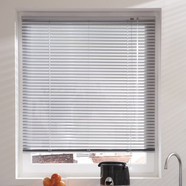 Store vénitien micro-perforé aluminium 25mm gris <span itemprop=
