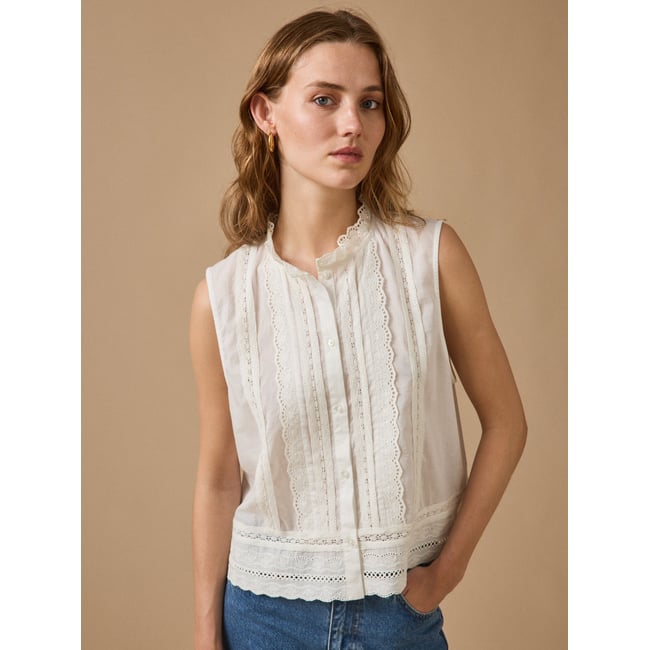 Top sans manches boutonné brodé ecru <span itemprop=
