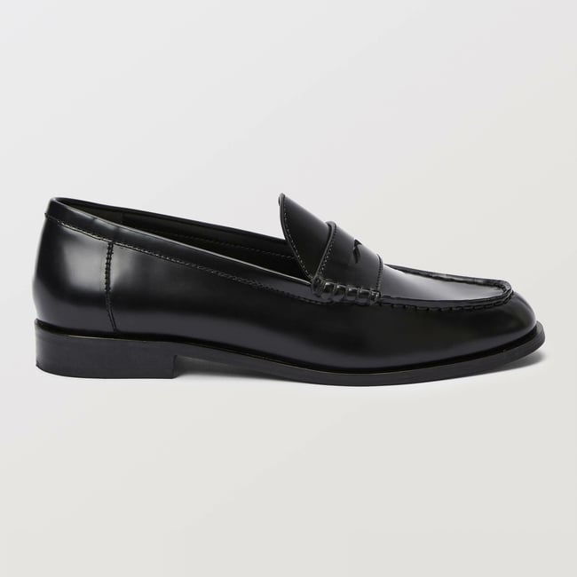 Mocassins en cuir noir <span itemprop=