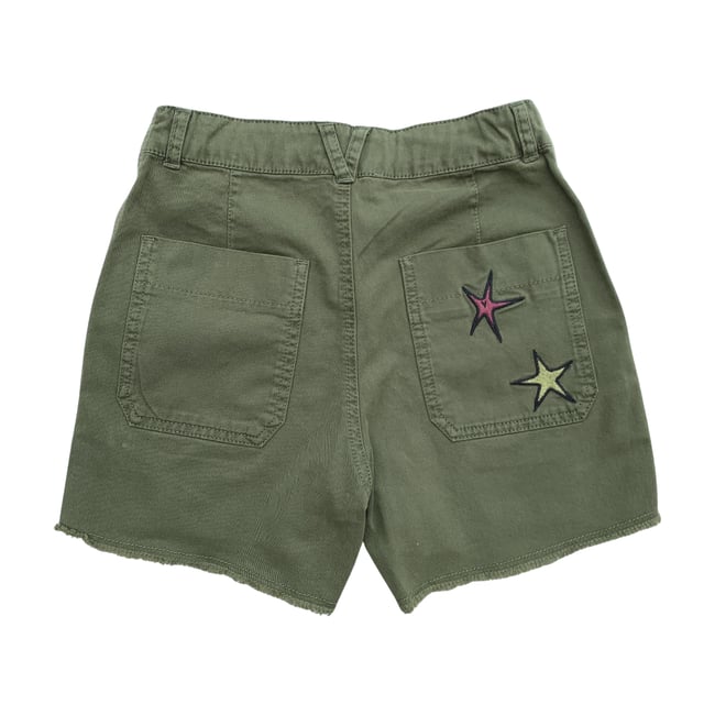 Short enfant - Très bon état vert <span itemprop=
