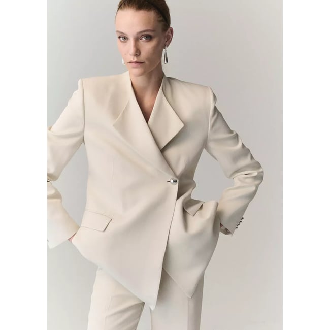 Veste tailleur détail à rabat vanille <span itemprop=
