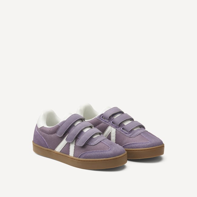 Baskets à scratchs mauve <span itemprop=