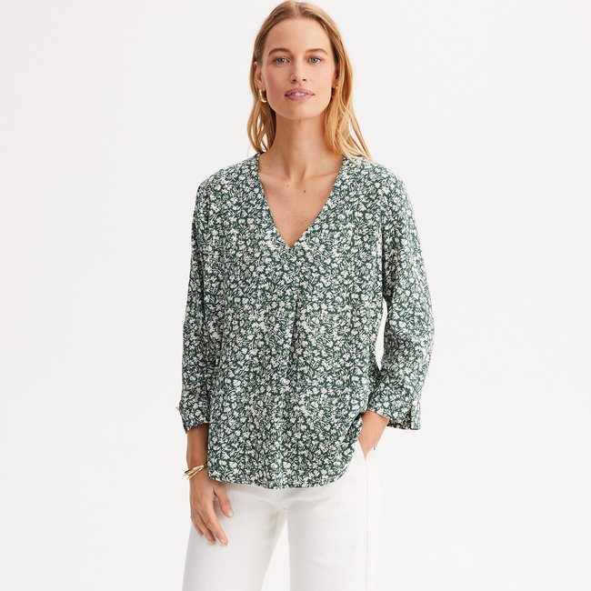 Blouse imprimée, col V, manches 3/4 imprimé fleurs fond vert <span itemprop=