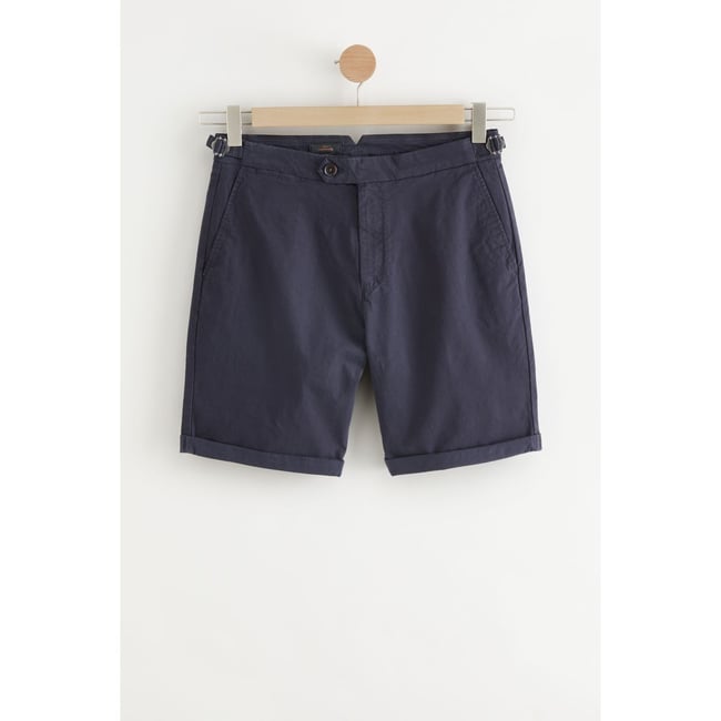Short chino en soie mélangé bleu marine <span itemprop=