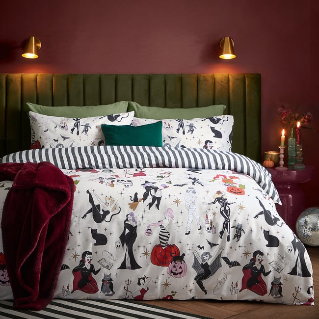 Trick Or Treat Reversible Halloween Duvet Cover and Pillowcase Set, black/white, FURN.