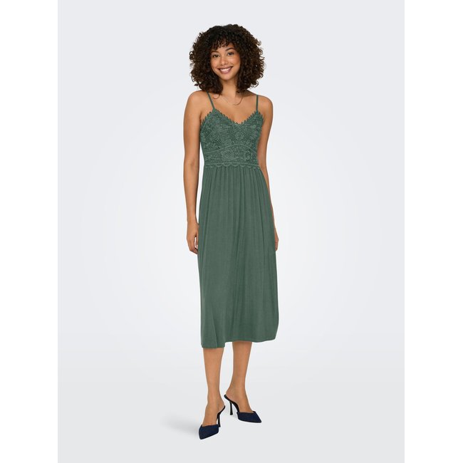 Robe laurel wreath <span itemprop=