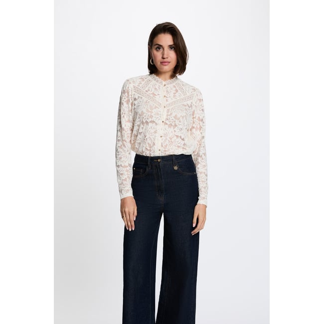 T-shirt dentelle col montant ivoire <span itemprop=