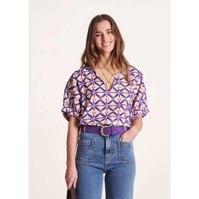 Top court ample en voile de coton imprimé violet <span itemprop=
