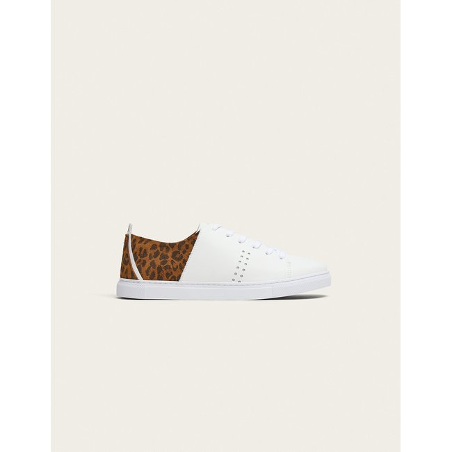 Baskets basses RENÉE blanc et léopard <span itemprop=