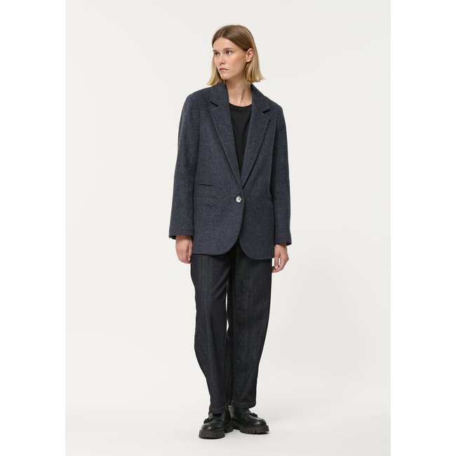 Manteau tailleur en lainage gris anthracite <span itemprop=