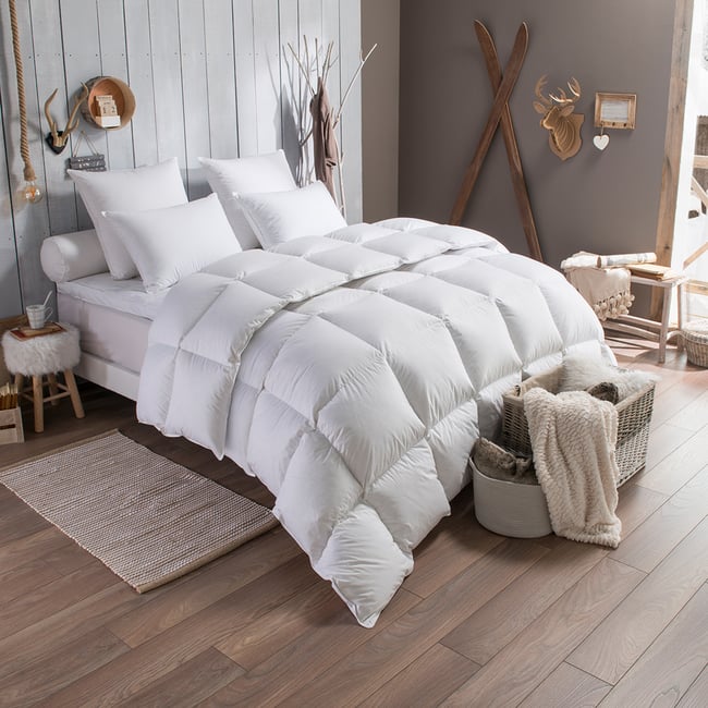 Couette duvet Tradition CHAUDE - 90% Duvet d'Oie Couleur blanc <span itemprop=