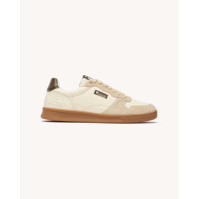 Baskets basses en cuir écru et kaki <span itemprop=