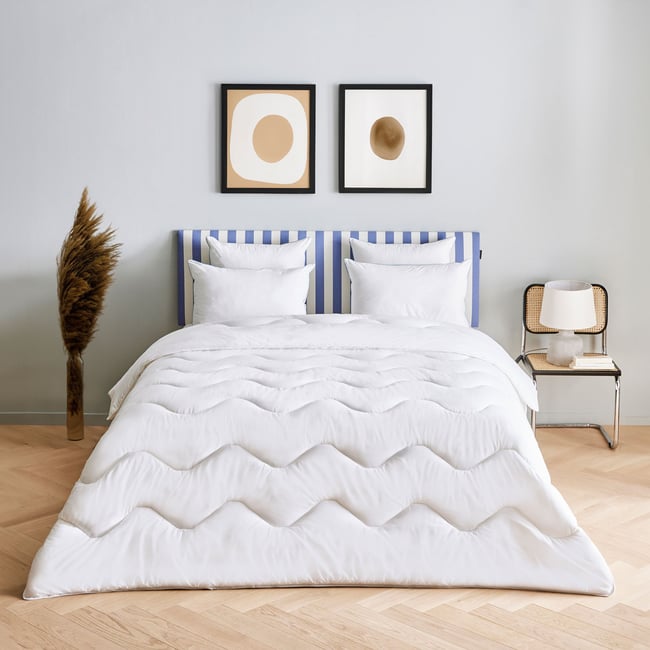 Couette Anti-Acariens - LEGERE Couleur blanc <span itemprop=
