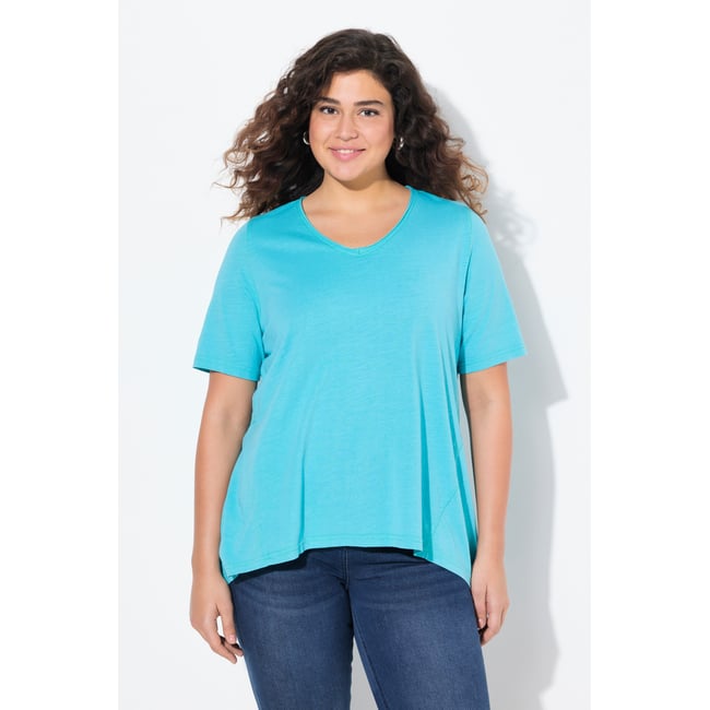 T-shirt à coupe évasée. Col en V et manches aqua foncé <span itemprop=