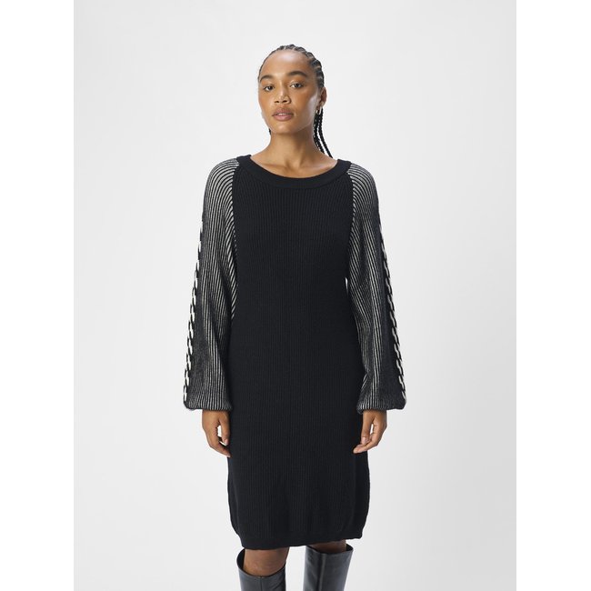 Mini-robe En maille black <span itemprop=