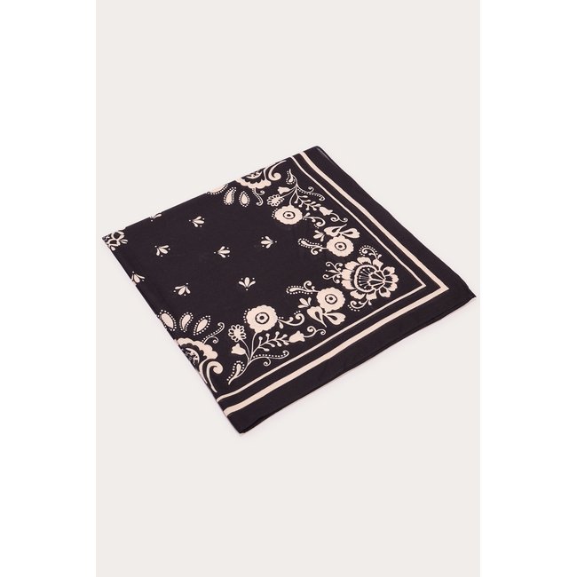 Foulard carré noir <span itemprop=