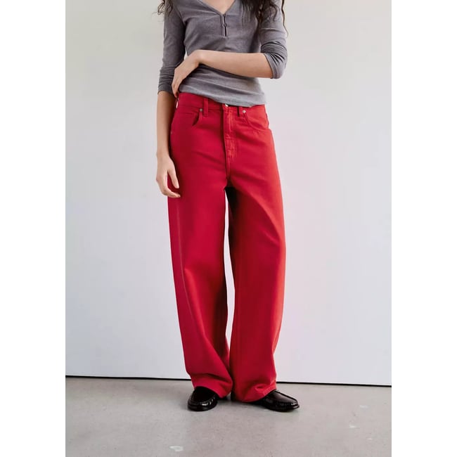 Jean droit coton rouge <span itemprop=
