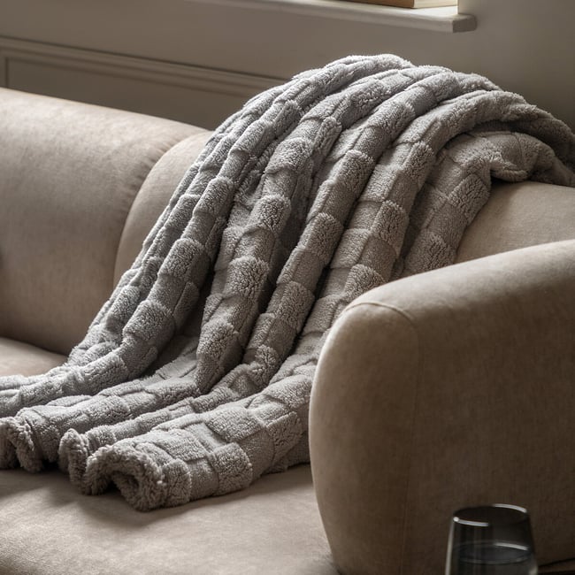 Checked Sherpa Throw - ÉDITÉ