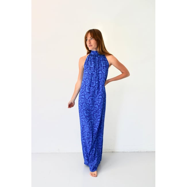 Robe longue fluide col halter SOL bleu marine <span itemprop=
