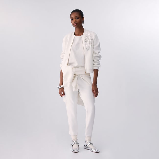Sweat-shirt zippé et broderies bijoux blanc laine <span itemprop=