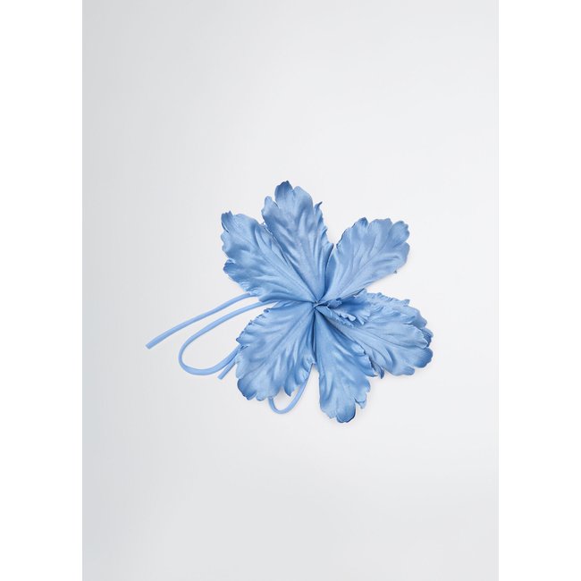 Broche fleur bleu clair <span itemprop=