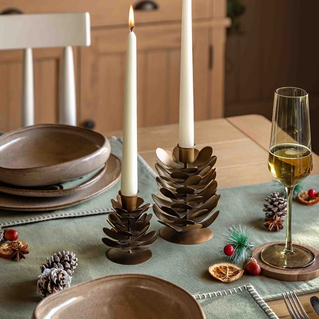 Set of 2 Woodland Pinecone Candleholders in Gold, gold-coloured, ÉDITÉ