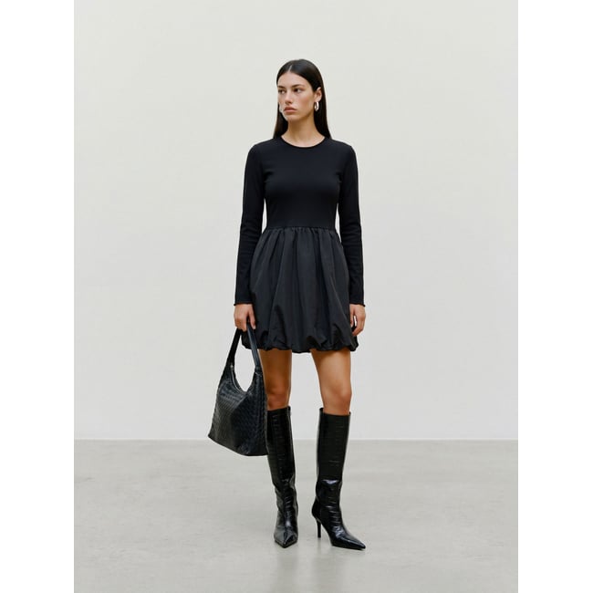 Robe black 1 <span itemprop=