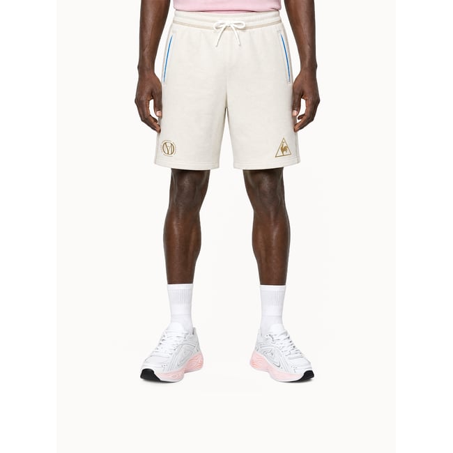 Short loose Le Coq Sportif x Maradona en molleton LCS CUP marshmallow <span itemprop=
