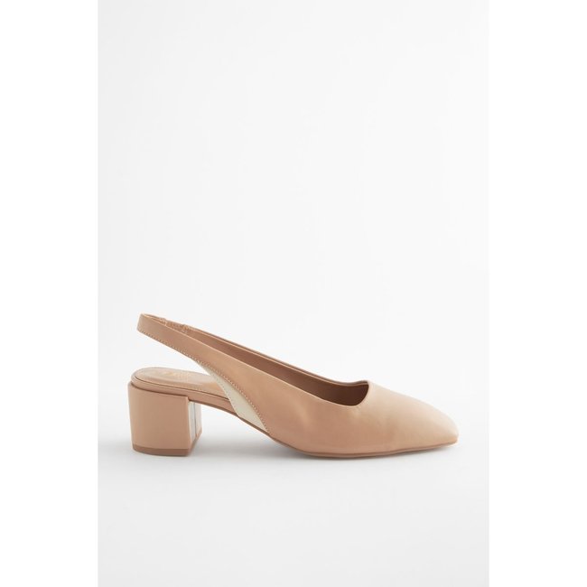 Chaussures à talon carré bride arrière camel <span itemprop=