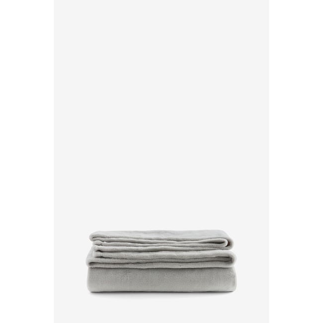 Jeté en molleton pelucheux argent <span itemprop=