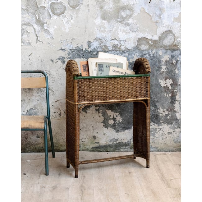 Étagère haute en rotin Gaëlle N°1590 - Bon état Couleur bois foncé <span itemprop=