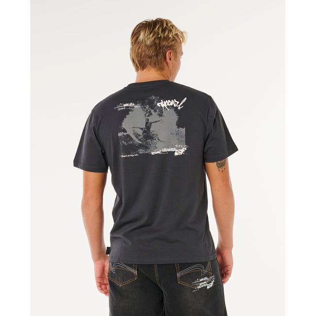 T-shirt à manches courtesInner VISIONS Hack noir délavé <span itemprop=