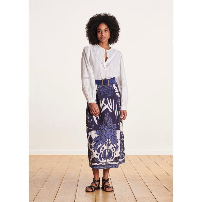 Jupe longue à imprimé bleu marine <span itemprop=